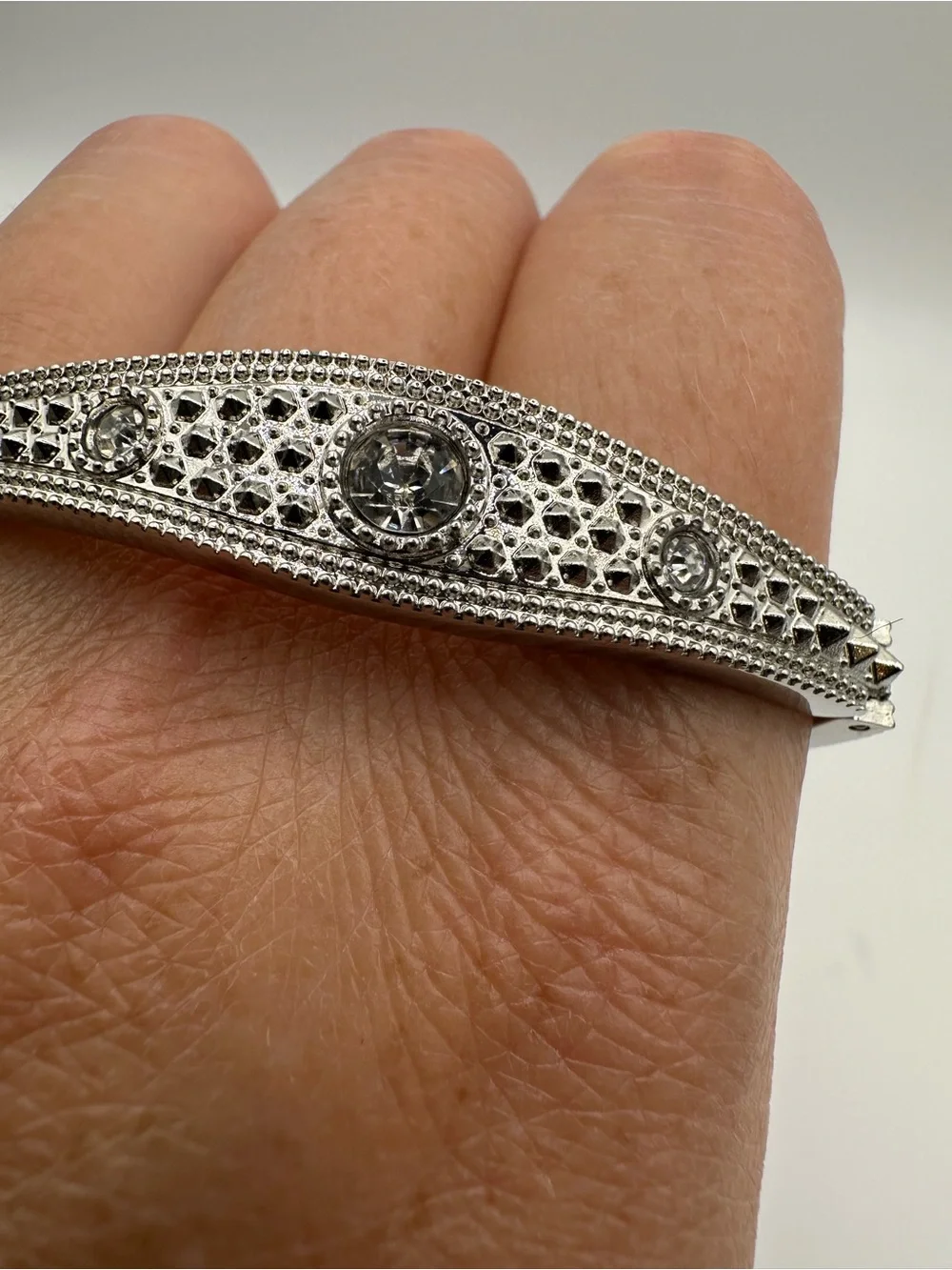 N/A elegant silver